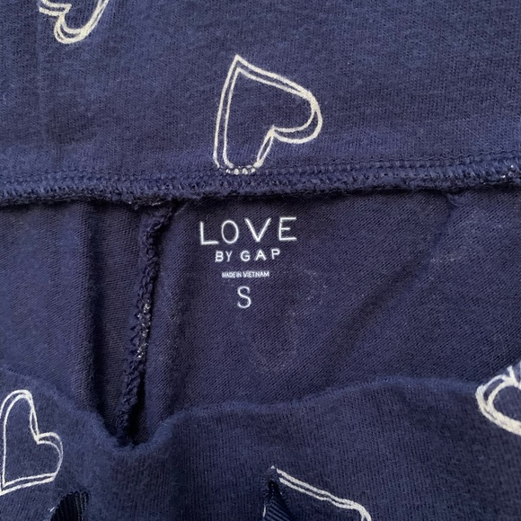 GAP - 2 pair sleep shorts. 🌸 - Picture 4 of 4